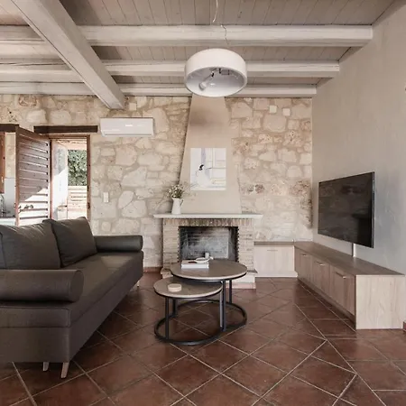 Viatzo - Eclectic With Heated Saltwater Pools * Mouzákion