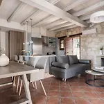Vilă Viatzo - Eclectic With Heated Saltwater Pools