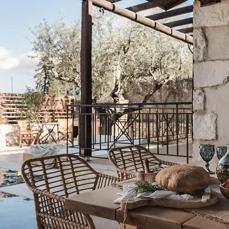 فيلة Viatzo - Eclectic With Heated Saltwater Pools