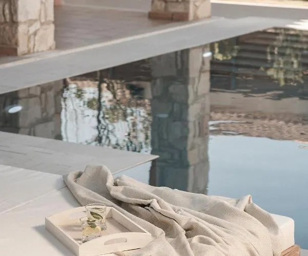 Villa Viatzo - Eclectic With Heated Saltwater Pools