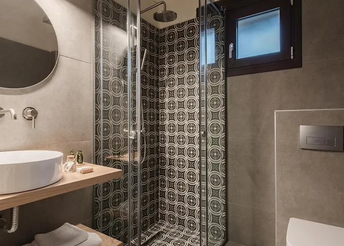 Villa Viatzo - Eclectic With Heated Saltwater Pools Mouzákion