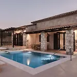 Villa Viatzo - Eclectic With Heated Saltwater Pools