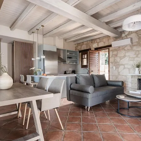 Villa Viatzo - Eclectic With Heated Saltwater Pools