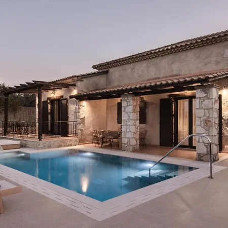 Villa Viatzo - Eclectic With Heated Saltwater Pools