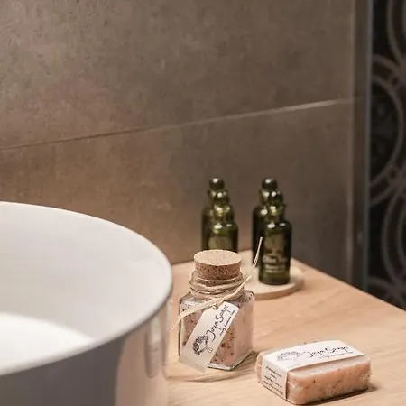 Вилла Viatzo - Eclectic With Heated Saltwater Pools *