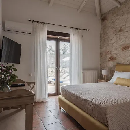 Viatzo - Eclectic With Heated Saltwater Pools Villa