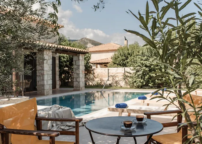 别墅 Viatzo - Eclectic With Heated Saltwater Pools Mouzákion